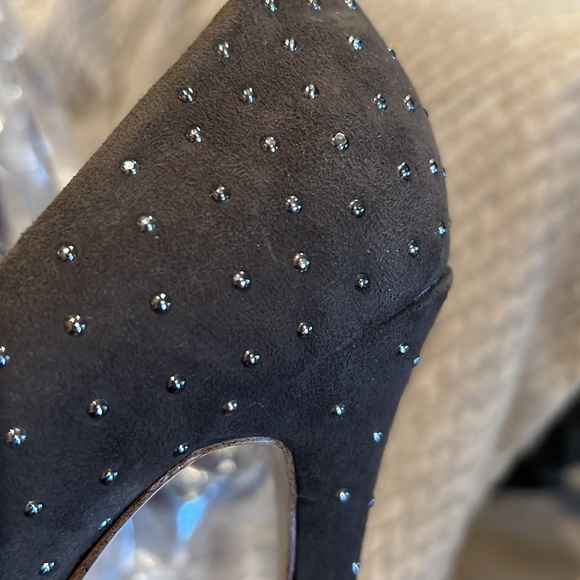 INC Suede Pumps with small studs - Picture 5 of 8